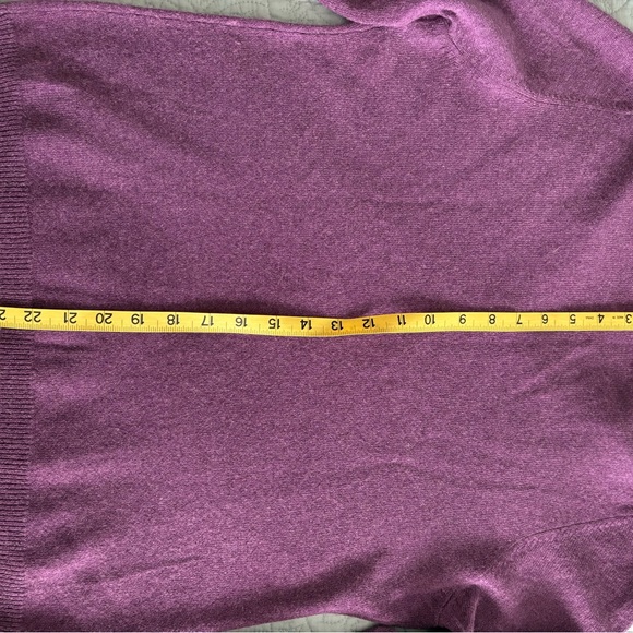 Women’s Simply Cashmere Vneck sweater, size XL - Picture 3 of 5